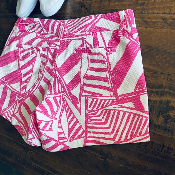 Lilly Pulitzer Yacht Seas Textured Callahan Shorts 2 - Picture 10 of 11